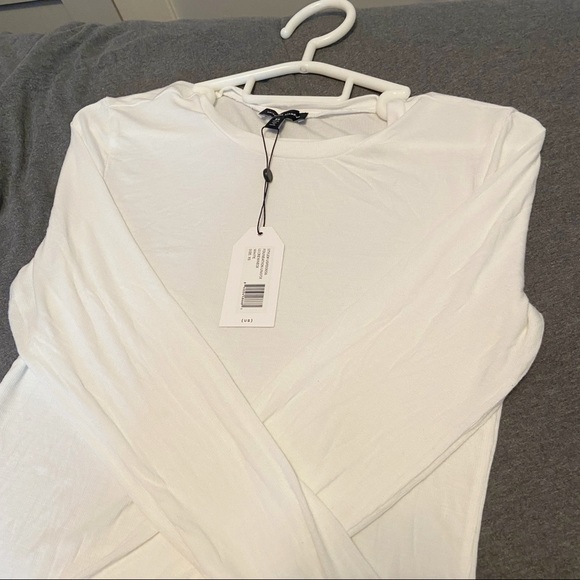 ❗️ NWT Universal Standard Foundation Crewneck ❗️ - Picture 3 of 5